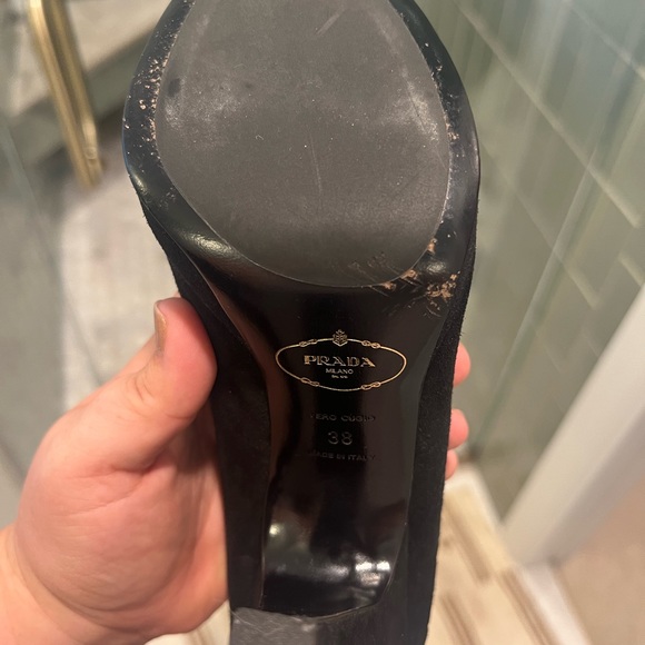 PRADA PUMPS- as seen in The Devil Wears Prada in Meryl Streeps character - Picture 3 of 5